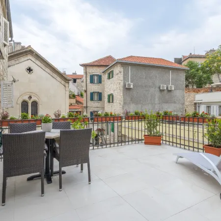 Apartments & Rooms Dujam