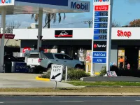 Town & Country Motor Inn - Motels