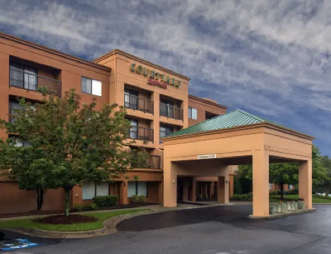 Courtyard Winston-Salem Hanes Mall Hotels in 