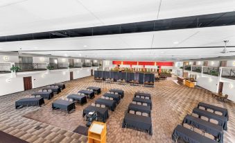 Ramada by Wyndham Columbus Hotel & Conference Center
