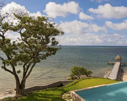 Las Verandas Hotel & Villas Hotele w: Pristine Bay