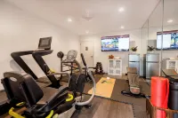 All-Movie Hotel - Træningscentre