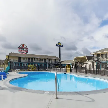 Rosewood Inn & Suites