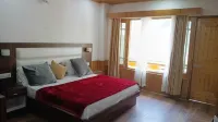 Tirthan Villa and Resort Hotels near Kullu Camp