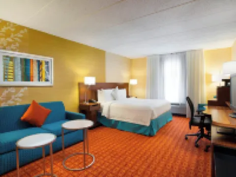 Fairfield Inn & Suites Chicago Midway Airport Hotels in Bedford Park