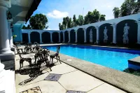 Kapis Mansions Hotel - Pools