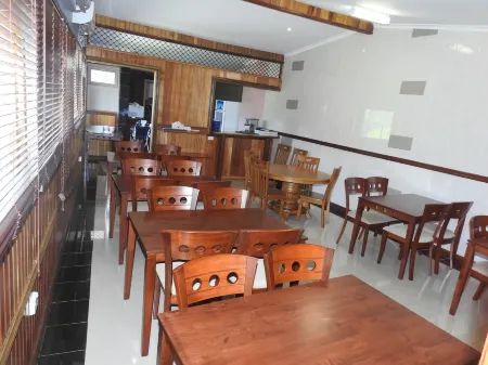 Renaissance LodgePlus Отели рядом с достопримечательностью «Университет Папуа-Новая Гвинея»