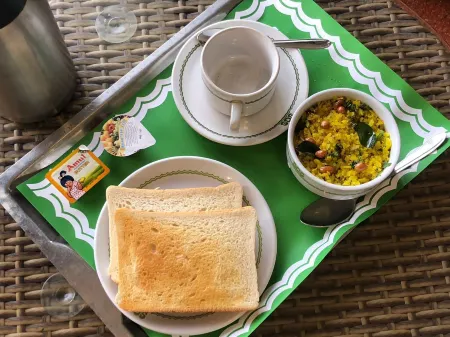 Sea Green Hotel Отели рядом с достопримечательностью «Банганга Танк»