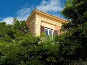 Romantic Hotel & Restaurant Villa Cheta Elite
