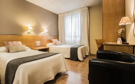 Hotel Casa Jacinto Pamplona Отели рядом с достопримечательностью «Arvena»