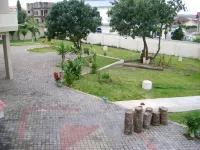 East Airport Guesthouse - Pensions