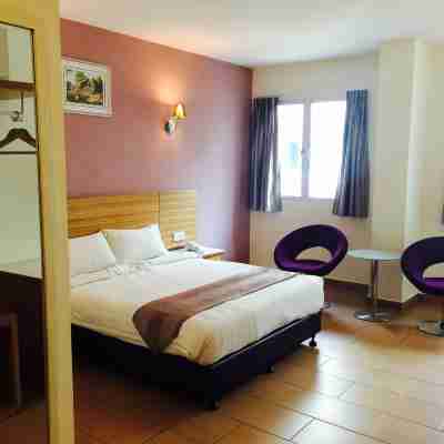Grand Court Hotel Rooms