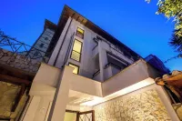 The Strand Hotel Hotel di Tuscolano