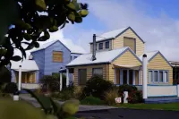 Rayville Boat Houses Hotels in Apollo Bay