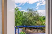 Club Monet Beachfront Resort by Cocotel - Mountain view