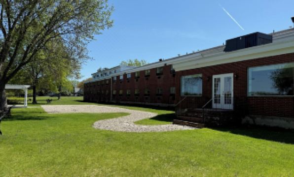 Lakeside Inn - Housity