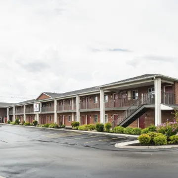 Luxbury Inn & Suites