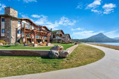 The Estes Park Resort Hotels near Riverwalk in Downtown Estes Park
