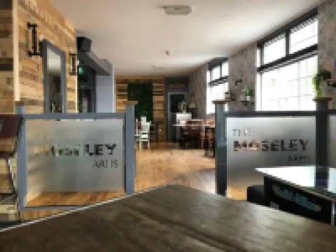 莫斯利阿姆斯住宿