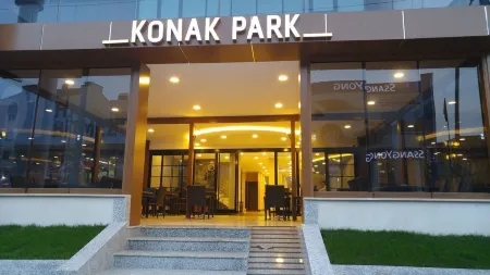 Konak Park Hotel Отели рядом с достопримечательностью «Ak Yaşam Residence»