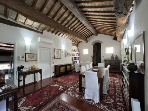 帕烏拉之家套房酒店 拉文納酒店