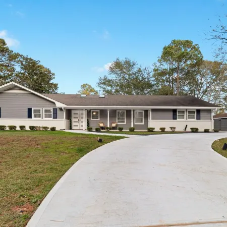 3-bedroom Luxury House in Family-friendly Peachtree City with Golf-cart Option