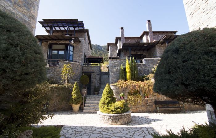 Ostra Menalon Luxury Suites