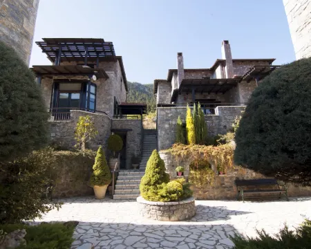 オストラ・メナロン・ラグジュアリー・スイーツ トリポリスのホテル