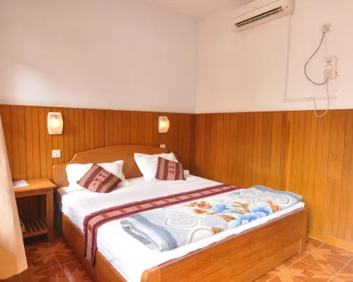 Shwe Nadi Guest House Hotels near Shwe Leik Too Temple