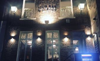 Lil's Bar and Bistro