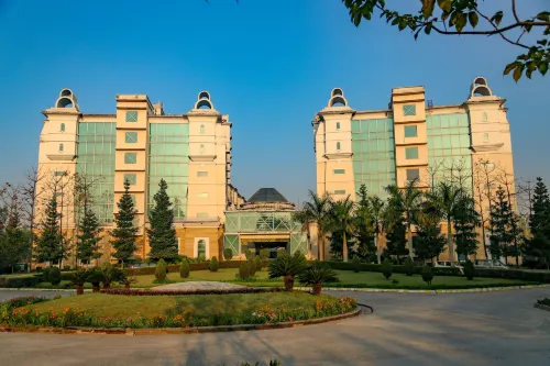 Four Leaf Service Suites, Haridwar فنادق في روركي