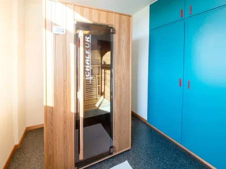 Stylish Retreat with Sauna Отели в г. Сент-Юбер