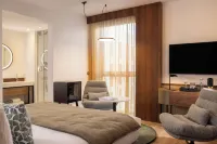 Hotel 56 Hotels near Swing Marine