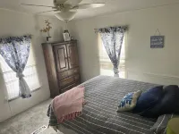 Lakeside Cozy Cottage - w Fishing Dock, Relaxing Lake Freeman, close to Purdue