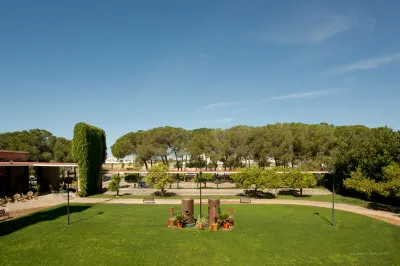 Lantana Garden Hotels in Pilas