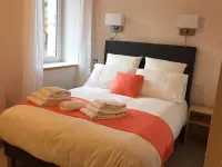 Hôtel-Restaurant & SPA Le Bout du Monde Hôtels à : Lavastrie