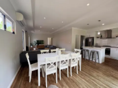 Blau - the Blue House Hotels in Dunsborough