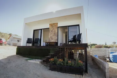 Villas la Morita Valle de Guadalupe Отели рядом с достопримечательностью «Adobe Guadalupe Vineyards & Inn Aztec Breeding Farm»