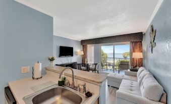 Serenity on the Sea Luxury Condo w Prvt Balcony