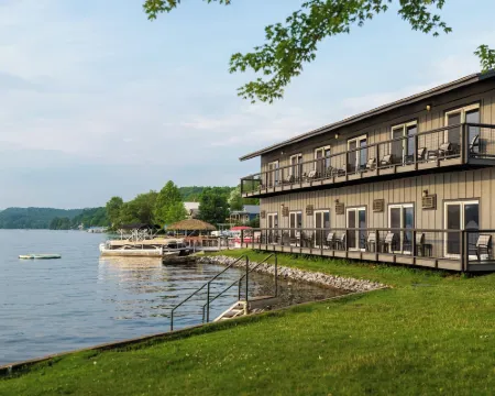 Lake Bomoseen Lodge Hotels in Castleton