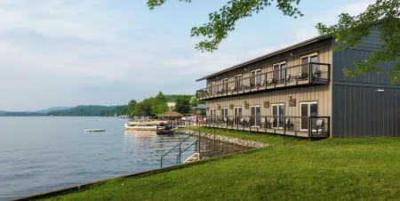 Lake Bomoseen Lodge Отели в г. Каслтон
