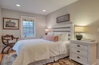 Sunny Pond Estate by AvantStay - 4-Star