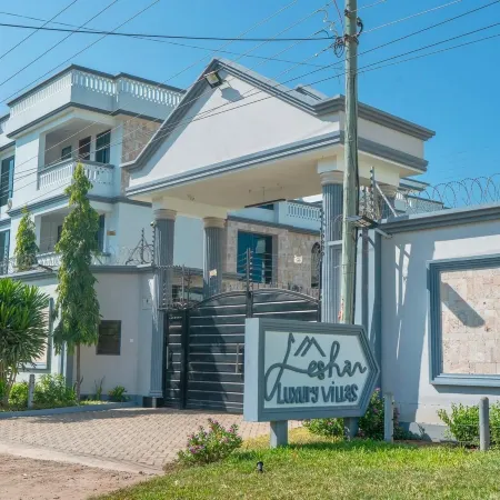 Leshan Luxury Villas