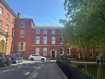 Luxury Full Apartment Free Secure Parking King Bed