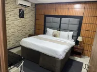 BRICK ROCK HOTEL AND SUITES Hotels in 