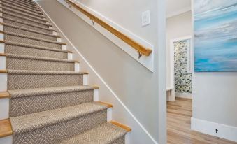 2 Steps to Ice Plant Downtown St Aug Beach Club