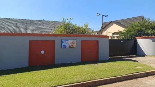 Blueville Guest House Hotels in Witbank