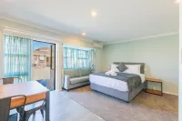 Lavana Motels Hoteles cerca de Hawkes Bay Farmers Market