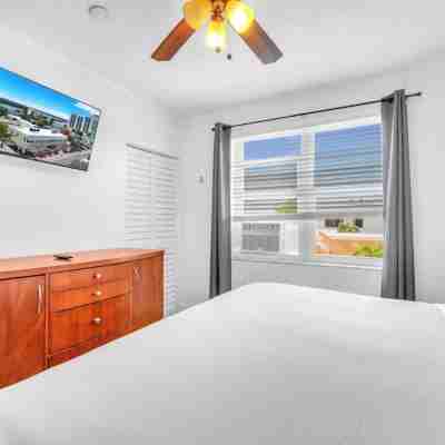 Beach Life in Hollywood Rooms