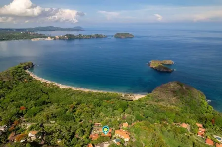 Stylish Villa with Brand-New Furniture, Panoramic Ocean Views, and Infinity Swimming Pool & Hot Tub